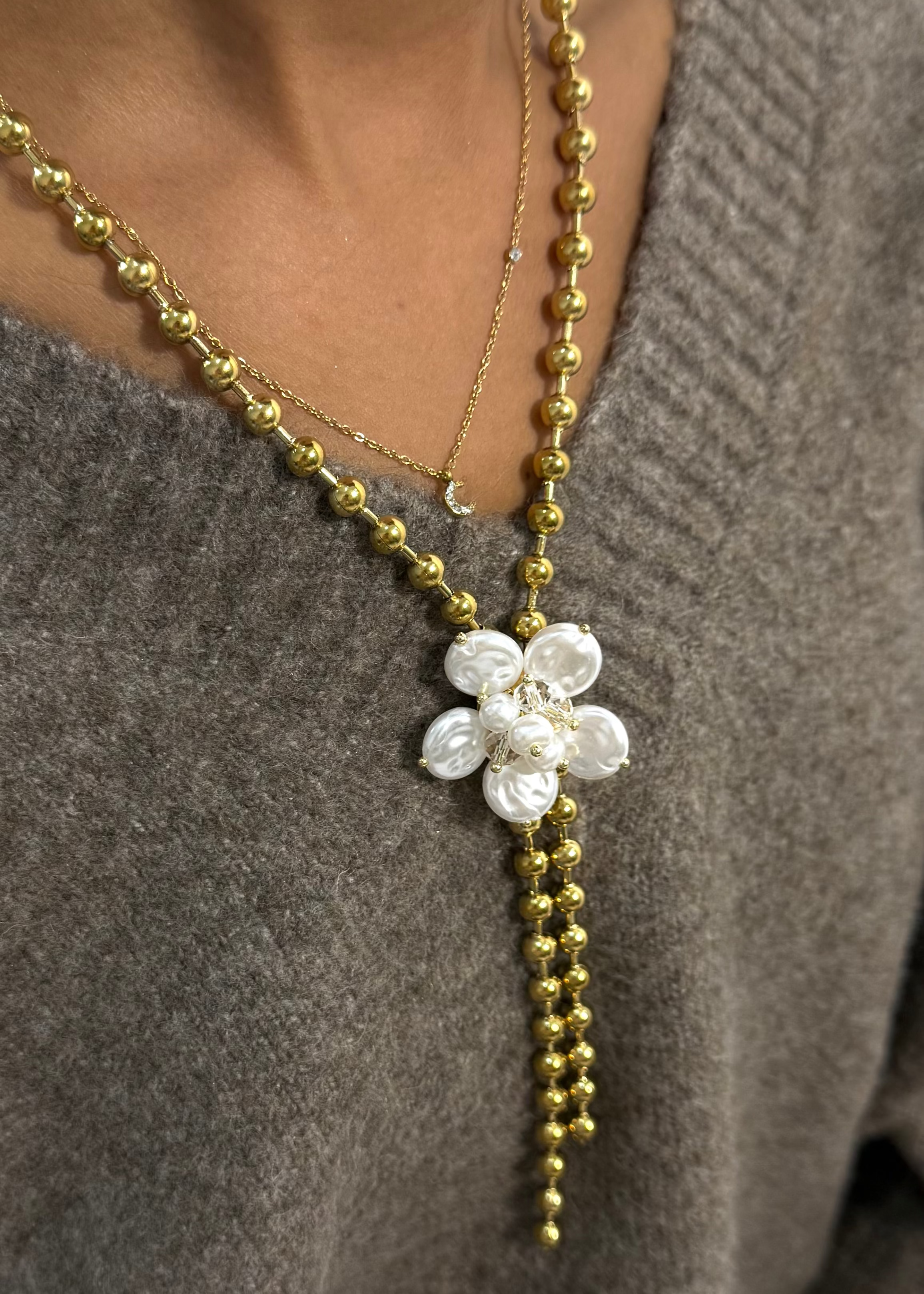 White Flower Bold Beaded Chain