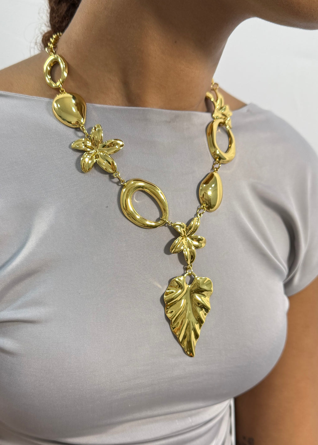 Gold Flora & Leaf Pendant Necklace